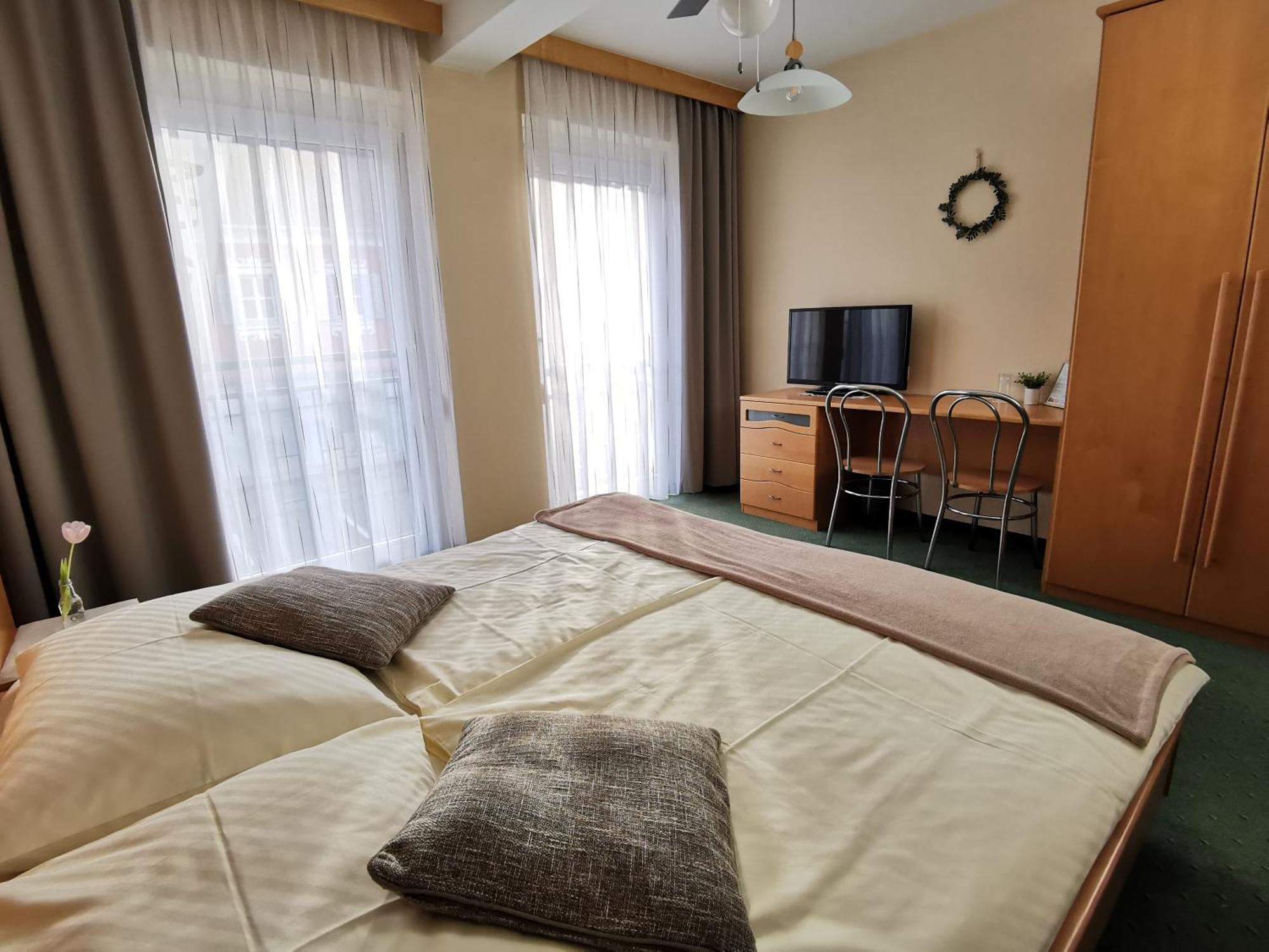 Hotel & Wirtshaus Hoedl-Kaplan Feldbach  Ruang foto